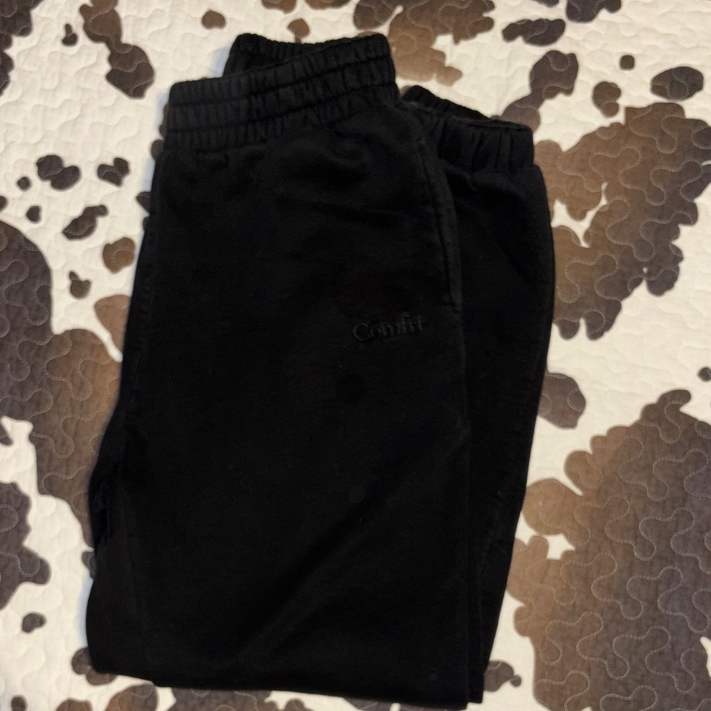 Black Comfrt sweats